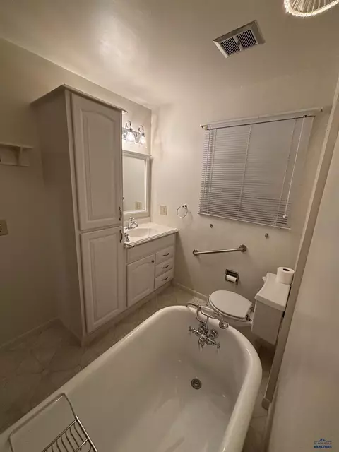Bath - 6701 Ridgeview Dr, Black Hawk, SD 57718 photo 1 of 3