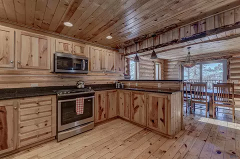 Kitchen - 21172 High Ridge Trl, Lead, SD 57754 photo 3 of 3