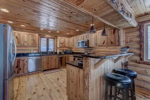 Kitchen - 21172 High Ridge Trl, Lead, SD 57754 photo 1 of 3