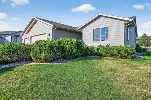 3219 Willowbend Rd, Rapid City, SD 57703