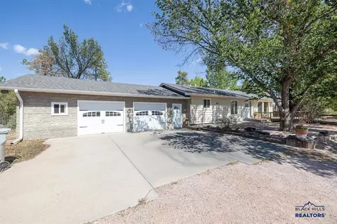 27442 Red Fox Rd, Hot Springs, SD 57747