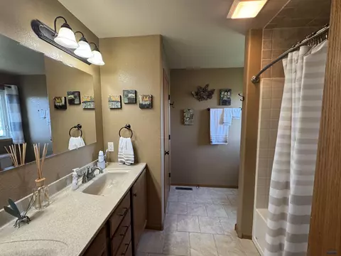 421 Enchanted Pines Dr, Rapid City, SD 57701 photo 10