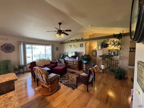 421 Enchanted Pines Dr, Rapid City, SD 57701 photo 3
