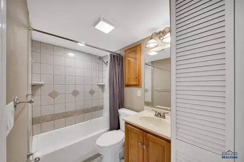 325 E Custer, Rapid City, SD 57701 photo 16