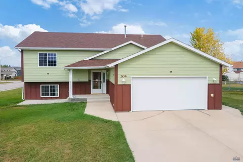 304 Freude Ln, Box Elder, SD 57719