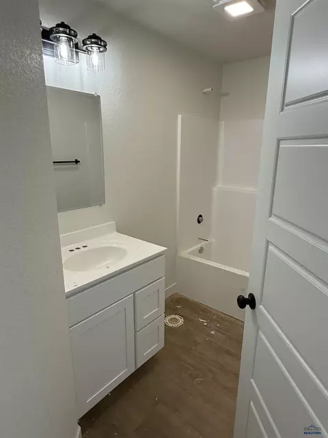Bath - 656 Eagle Ct, Box Elder, SD 57719 photo 4 of 5