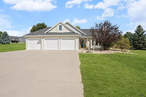 5422 Sweet Clover Cir, Rapid City, SD 57702