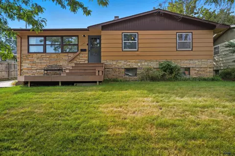 2425 Judy Ave, Rapid City, SD 57702