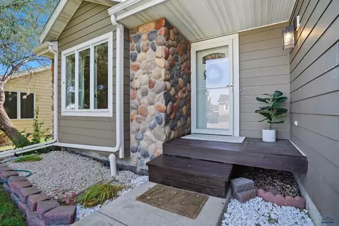 1263 Range View Cir, Rapid City, SD 57702 photo 3