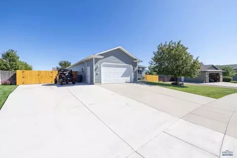10142 Laramie Ln, Summerset, SD 57718 photo 3