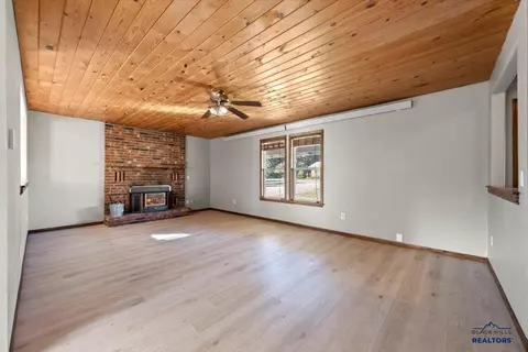 1206 Mac Ln, Spearfish, SD 57783 photo 6