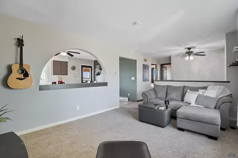 601 Hummingbird Cir, Box Elder, SD 57719 photo 4