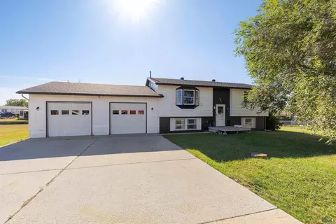 601 Hummingbird Cir, Box Elder, SD 57719