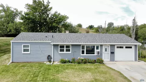 2725 Elm Ave, Rapid City, SD 57701