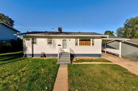 2223 Cruz Dr, Rapid City, SD 57702