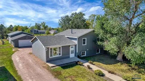 5797 Pluto Dr, Rapid City, SD 57703