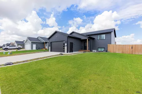 536 Bull Run Dr, Box Elder, SD 57719 photo 2
