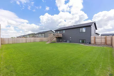 536 Bull Run Dr, Box Elder, SD 57719 photo 5