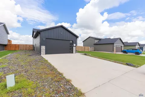 536 Bull Run Dr, Box Elder, SD 57719 photo 3