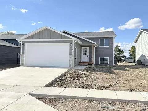 3803 Haralson Ln, Rapid City, SD 57703
