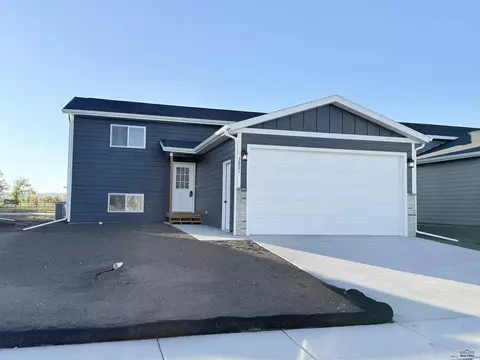 3821 Haralson Ln, Rapid City, SD 57703