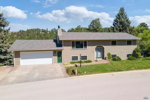 3312 Powderhorn Dr, Rapid City, SD 57702