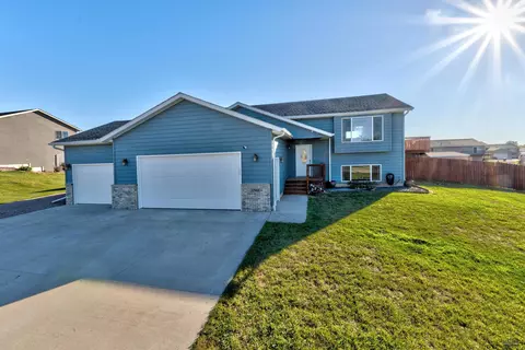 22968 Candlelight Dr, Rapid City, SD 57703