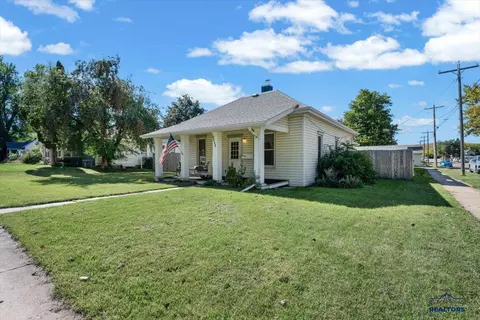 1305 Pine St, Sturgis, SD 57785