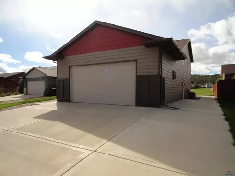 10049 Kaelem Ct, Summerset, SD 57718 photo 2