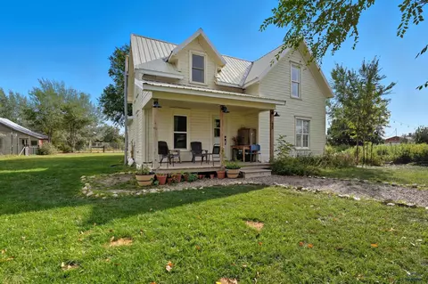 46 B St, Wasta, SD 57790 photo 2