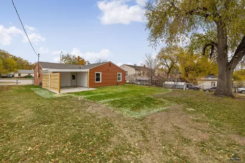 Exterior - 203 E St Patrick, Rapid City, SD 57701 photo 1 of 2