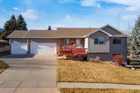 4048 Valley West Dr, Rapid City, SD 57702