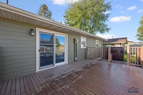 801 Glover St, Sturgis, SD 57785 photo 4