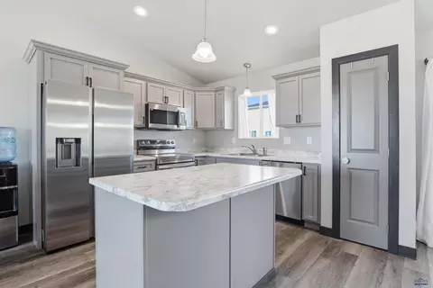 404 Yelner Dr, Box Elder, SD 57719 photo 7