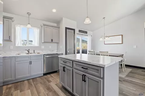 404 Yelner Dr, Box Elder, SD 57719 photo 9