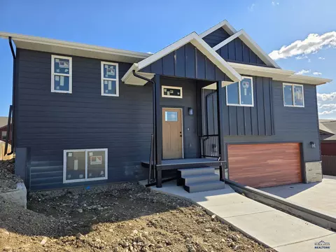 910 Summerfield Dr, Rapid City, SD 57703