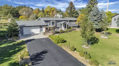 7807 Albertta Dr, Rapid City, SD 57702