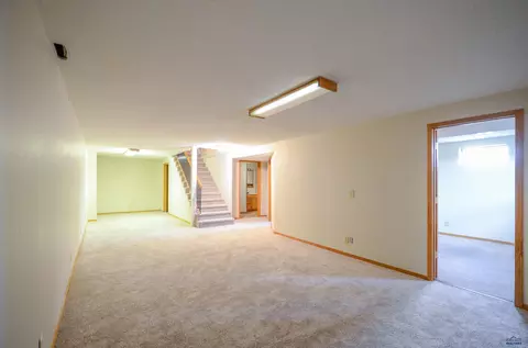 Living - 401 S Pine Ave, Presho, SD 57568 photo 5 of 6