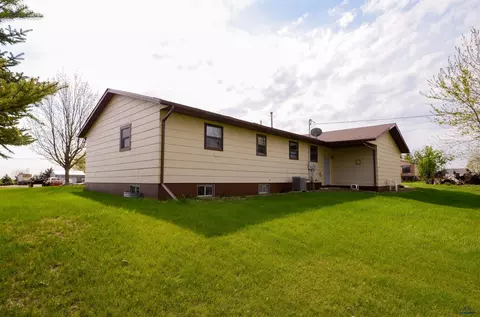 Exterior - 401 S Pine Ave, Presho, SD 57568 photo 5 of 5