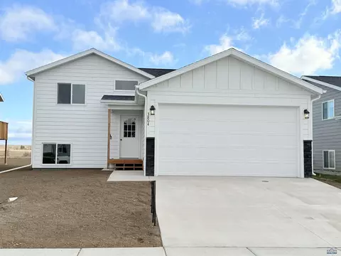 3804 Haralson Ln, Rapid City, SD 57703