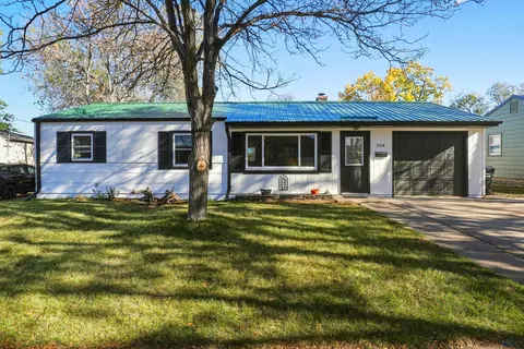 3318 Grandview Dr, Rapid City, SD 57701