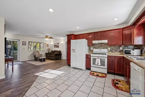 8063 Blucksberg Dr, Sturgis, SD 57785 photo 9