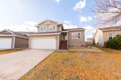 1119 Range View Cir, Rapid City, SD 57701
