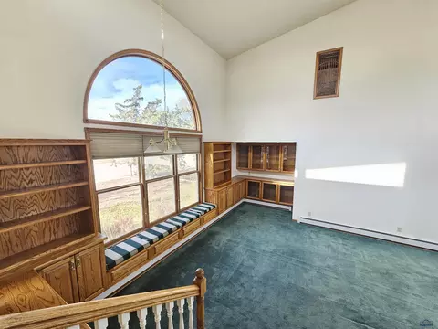 Living - 109 N Washington Ave, Edgemont, SD 57735 photo 2 of 13