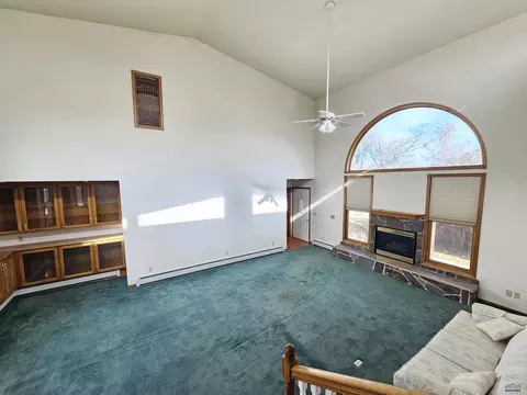 Living - 109 N Washington Ave, Edgemont, SD 57735 photo 5 of 13
