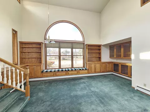 Living - 109 N Washington Ave, Edgemont, SD 57735 photo 3 of 13