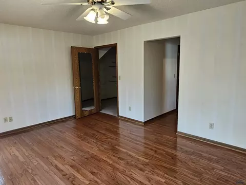 Bedroom - 109 N Washington Ave, Edgemont, SD 57735 photo 4 of 5
