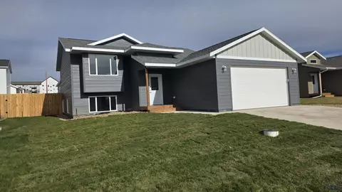 448 Yelner Dr #LOT 32 BLK 4, Box Elder, SD 57719