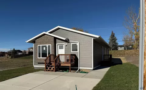 823 Heritage Dr, Belle Fourche, SD 57717