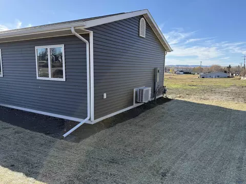 Exterior - 823 Heritage Dr, Belle Fourche, SD 57717 photo 4 of 4